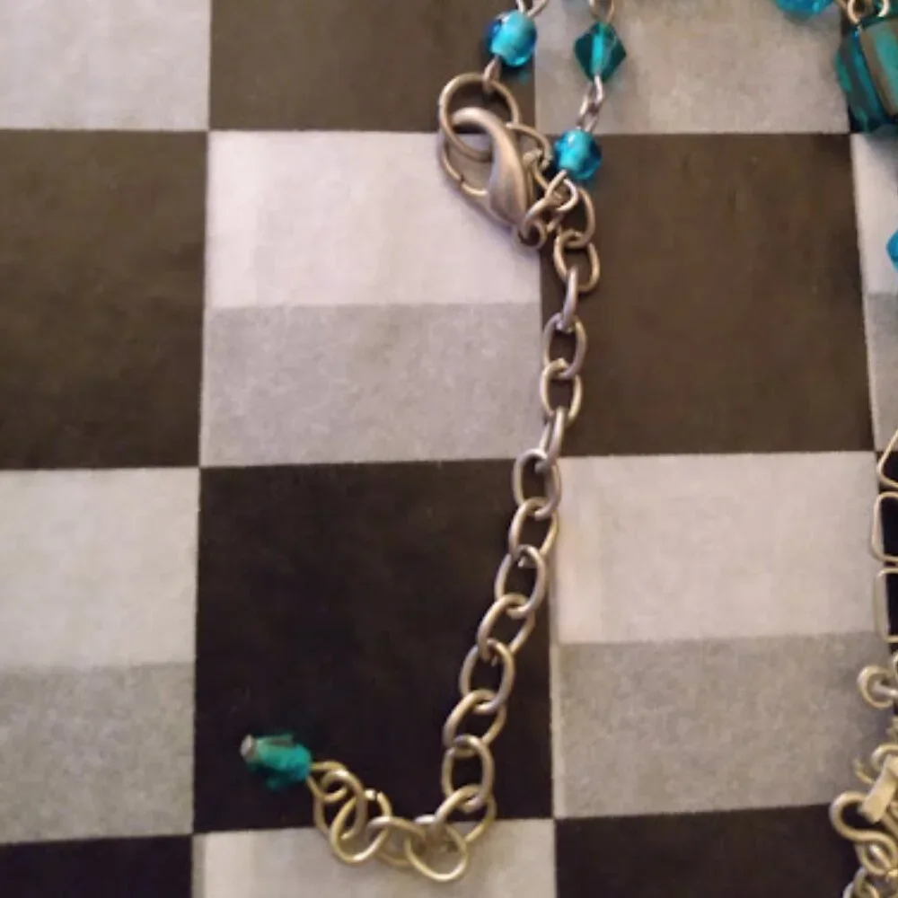 DESIGNER Vintage Boho Chic Silver Teal/Turquoise Beaded Caged Medallion Necklace - Picture 5 of 5